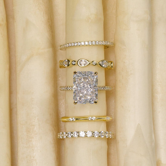 Petite Brilliant Round Band