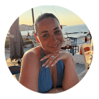 Woman on holiday wearing a travel ring
