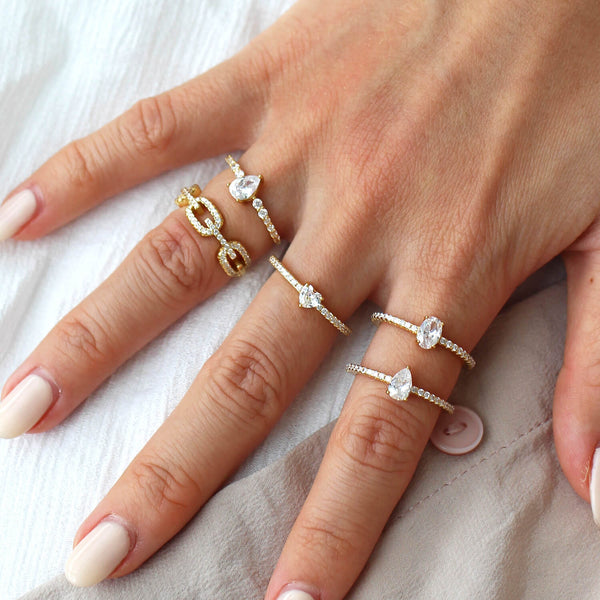 Amo Dainty Heart-cut Ring